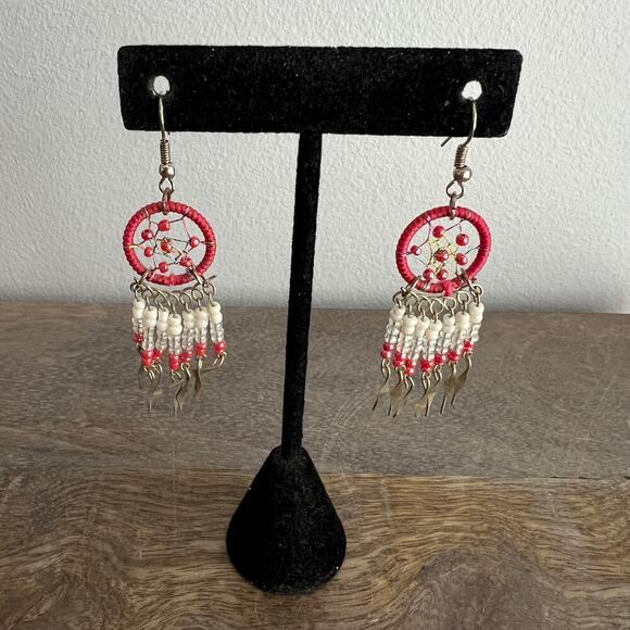 🍭6/$30 Handmade Red, White and Silver Mini Native American Dreamcatcher Earrings - Picture 1 of 5